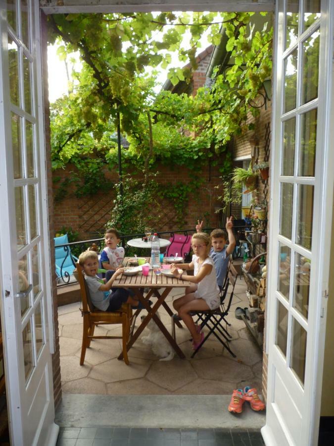 Au Vieux Cedre Bed & Breakfast Mouvaux ภายนอก รูปภาพ